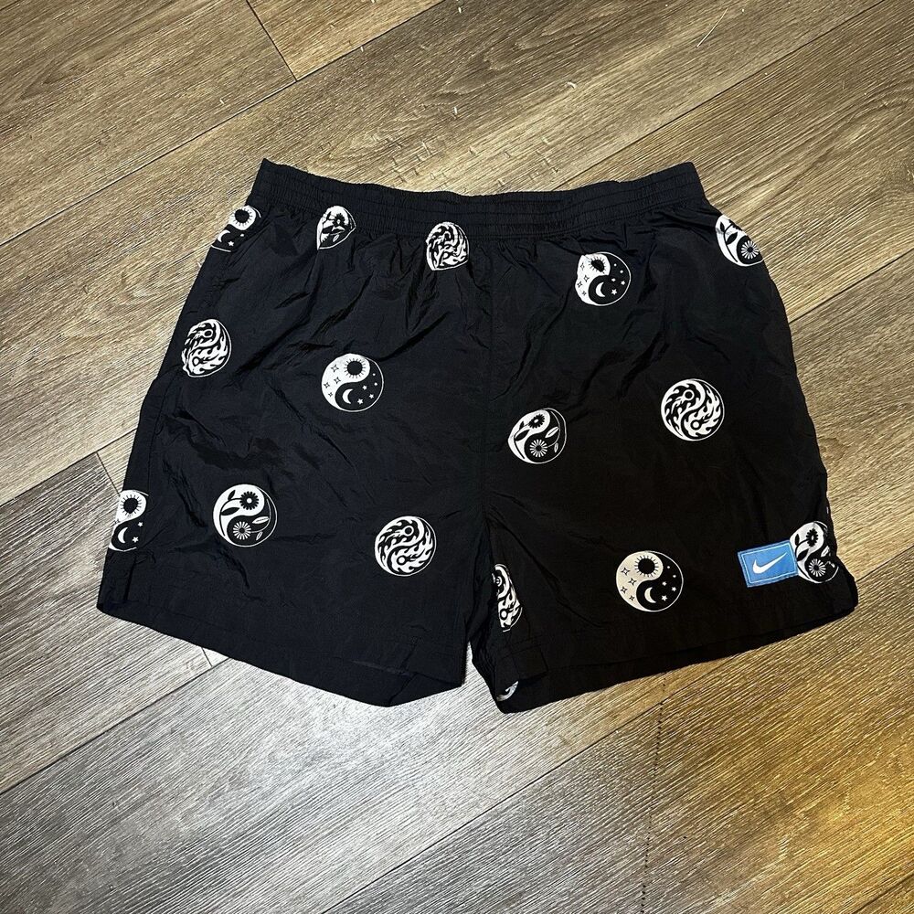 Nike Ying Yang Pattern Size Running Shorts Rare M… - image 2